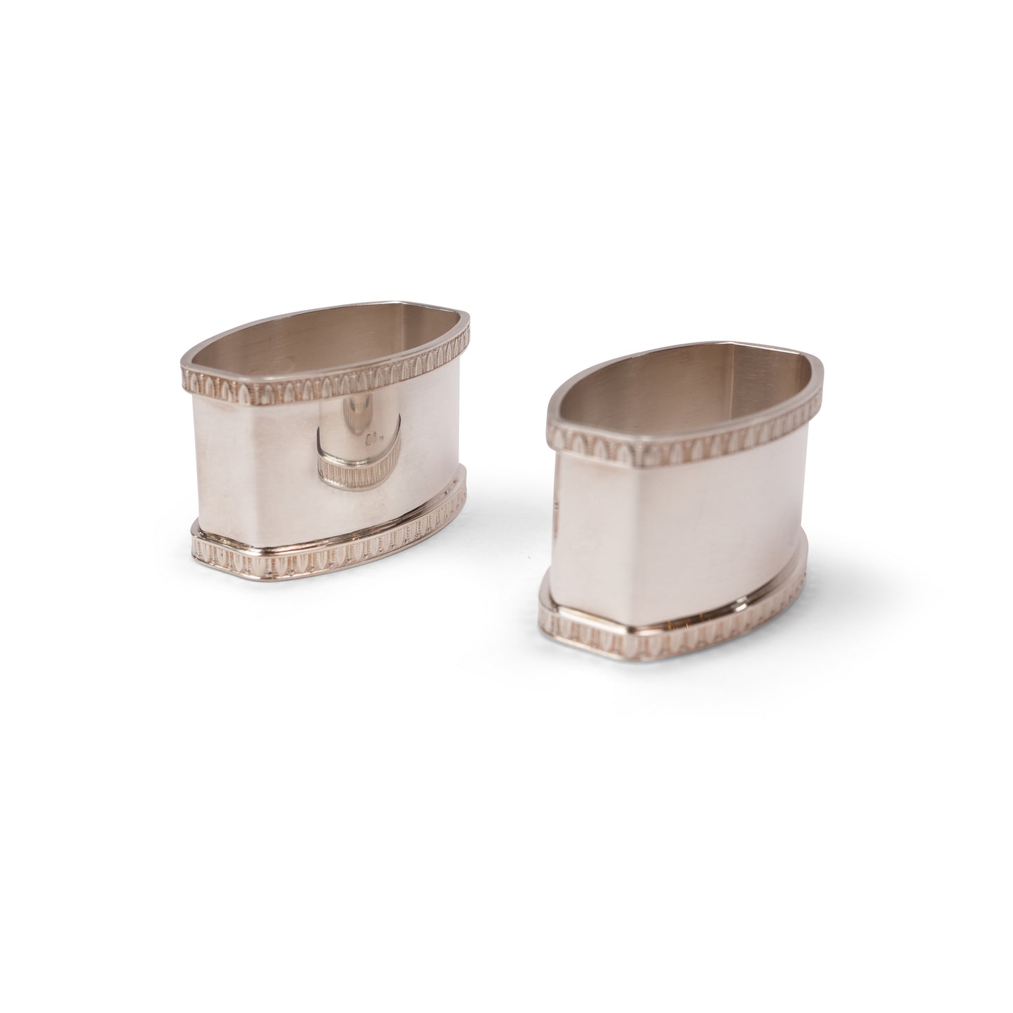 OVAL SHAPED NAPKIN RING